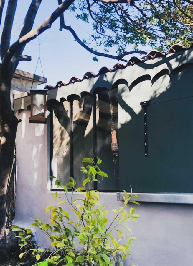 Au Bout Du Pre Hotel Pezenas Bagian luar foto