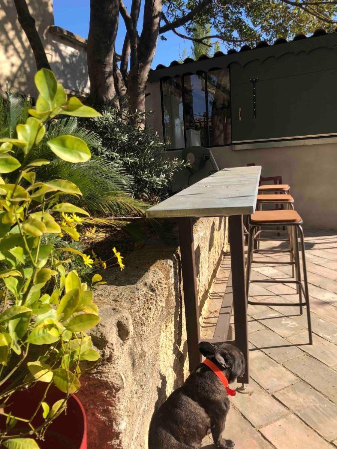 Au Bout Du Pre Hotel Pezenas Bagian luar foto