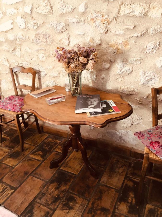 Au Bout Du Pre Hotel Pezenas Bagian luar foto