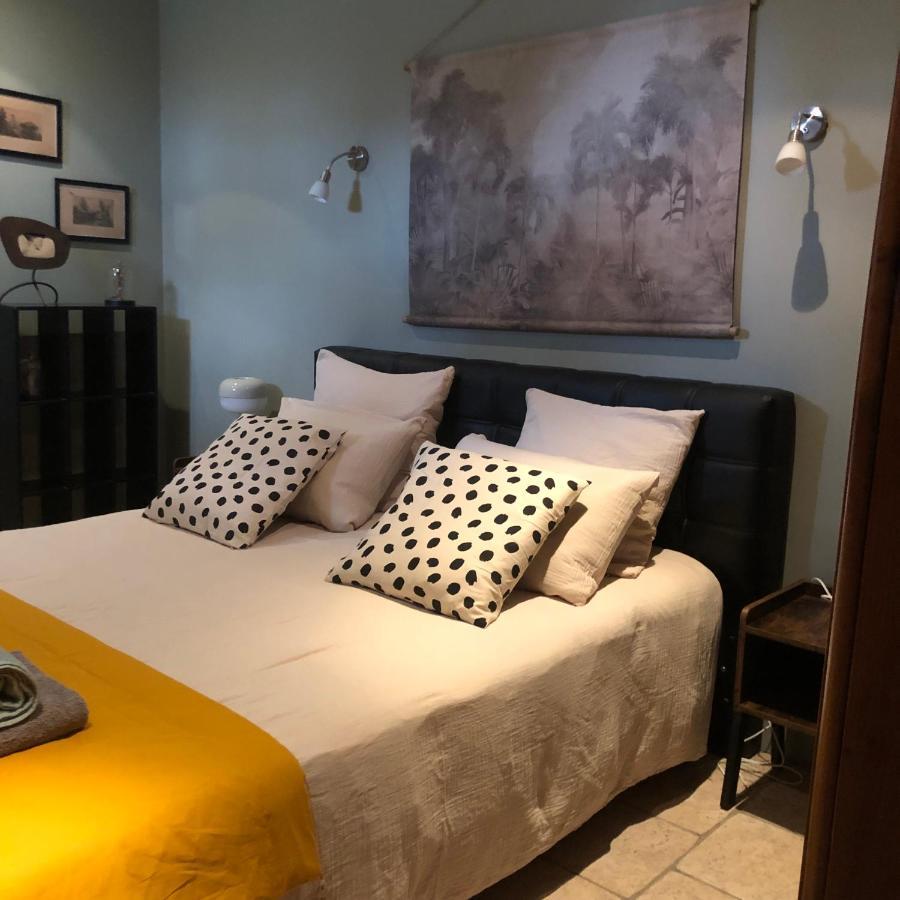 Au Bout Du Pre Hotel Pezenas Bagian luar foto