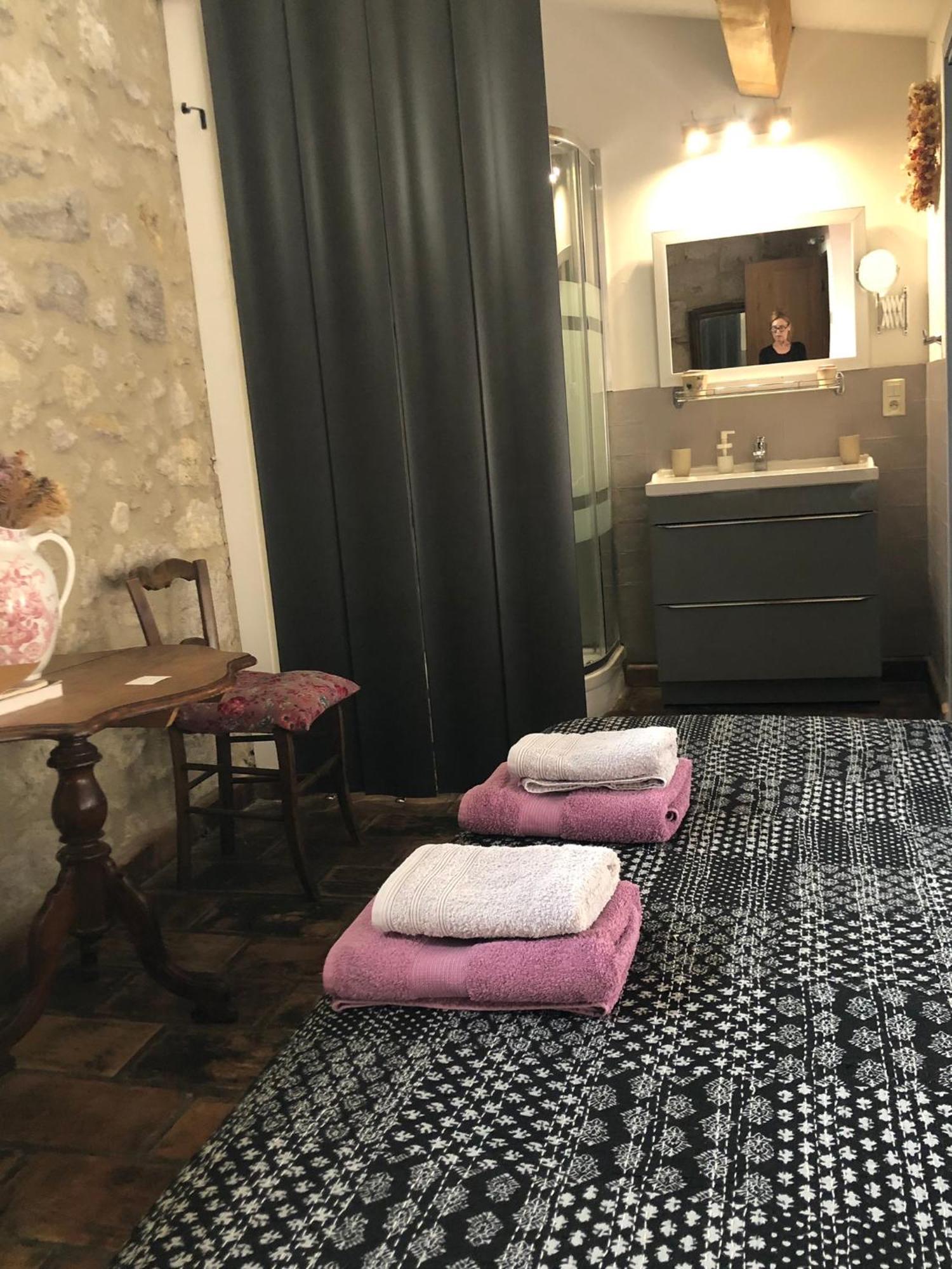 Au Bout Du Pre Hotel Pezenas Bagian luar foto